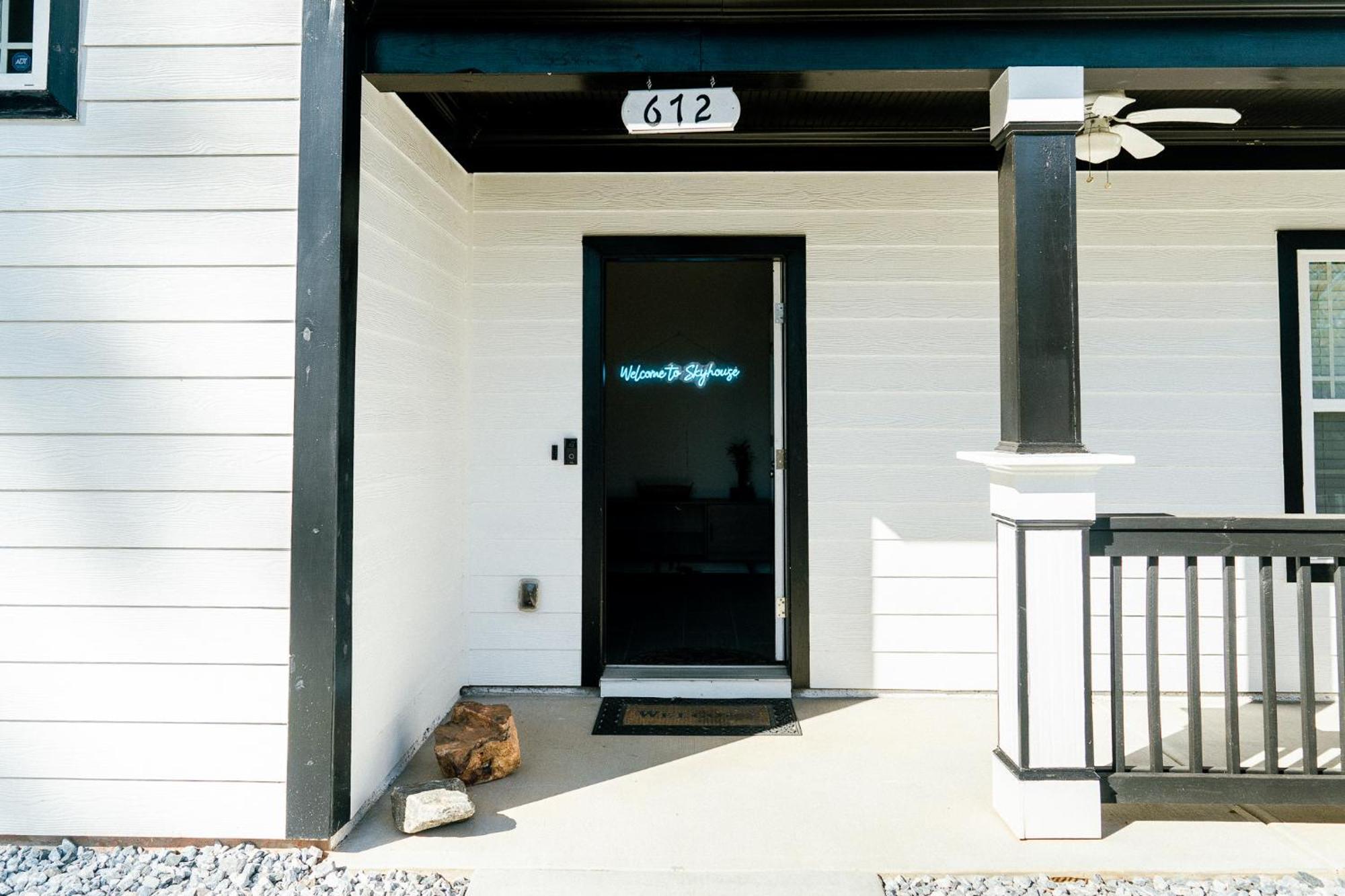 Enjoy This Mini-Mansion Near Downtown And The Airport! Atlanta Exterior foto
